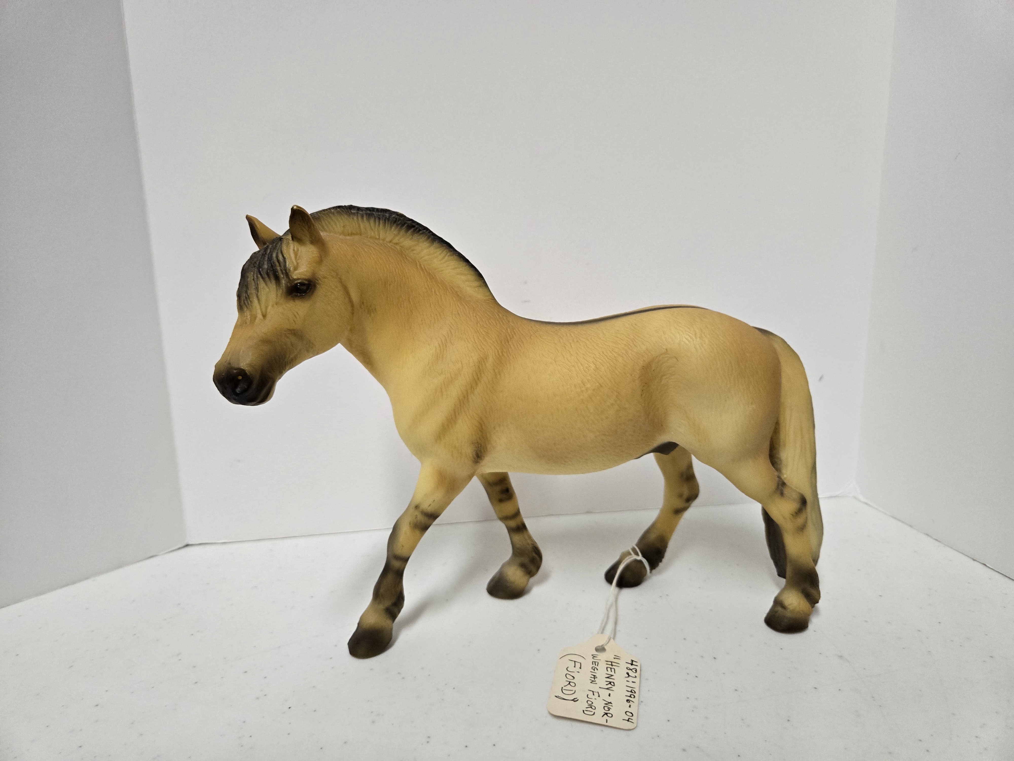 Breyer Henry Norwegian Fjord #482-LA2